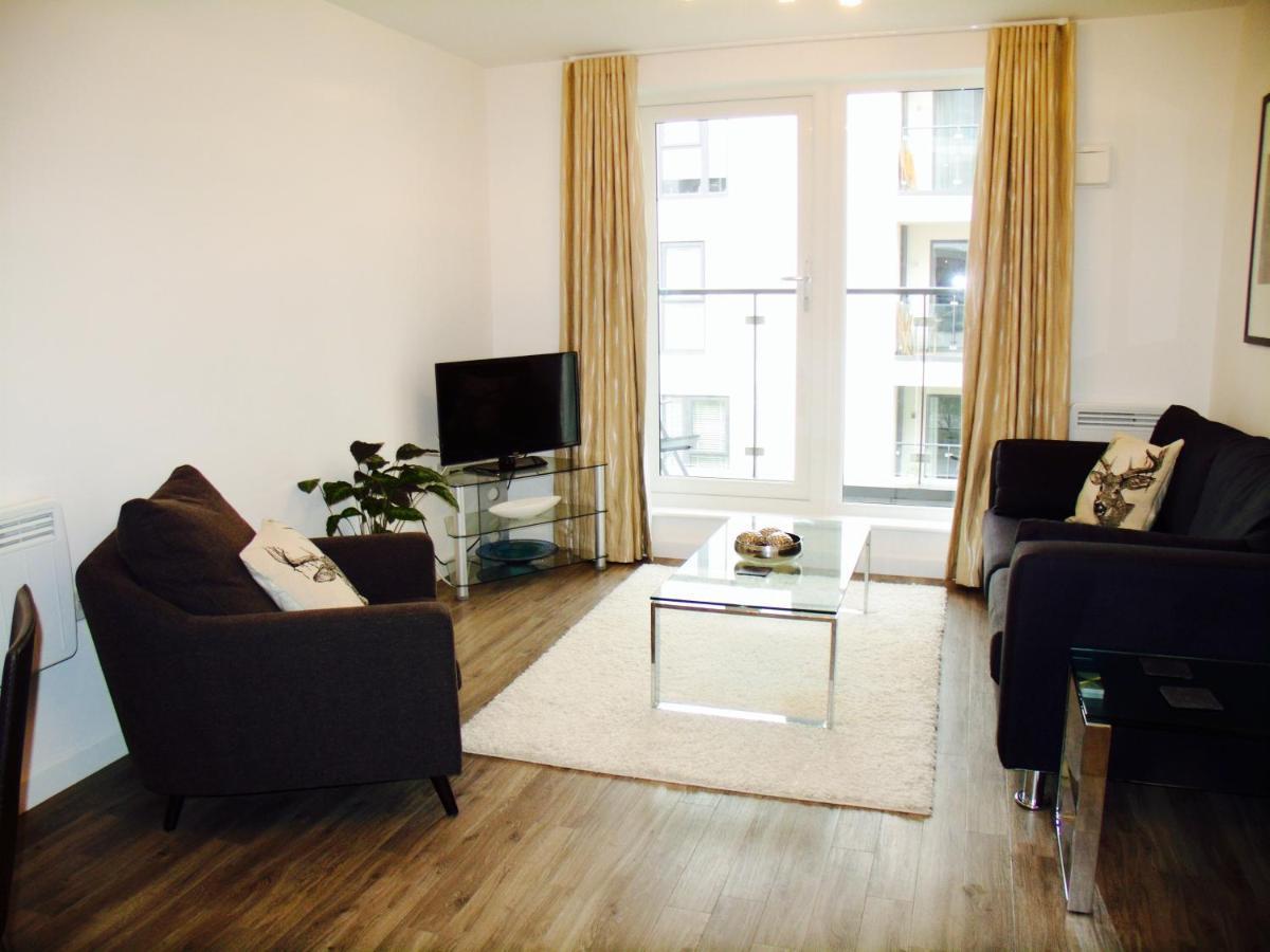 New Central Woking 1 And 2 Bedroom Apartments With Free Gym, Close To Train Station Exterior foto