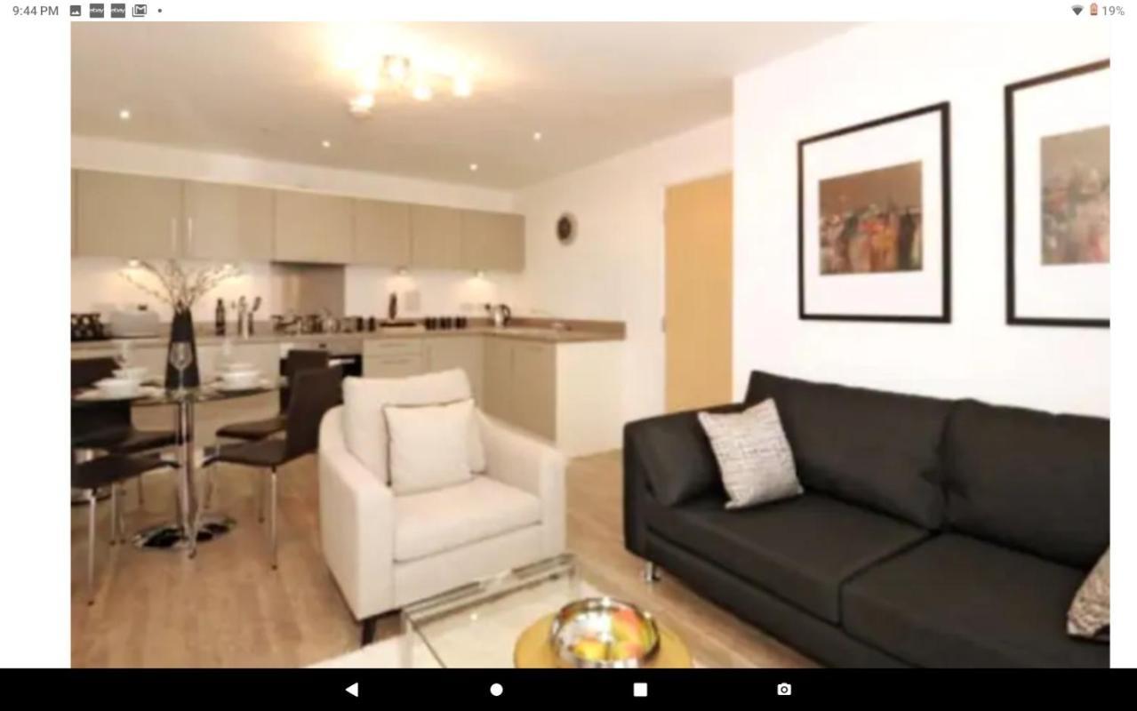 New Central Woking 1 And 2 Bedroom Apartments With Free Gym, Close To Train Station Exterior foto